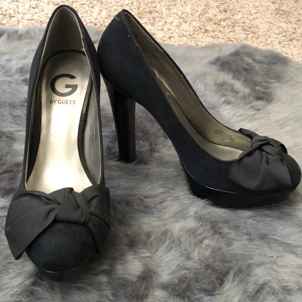 G by Guess Pumps 7.5 black with bow